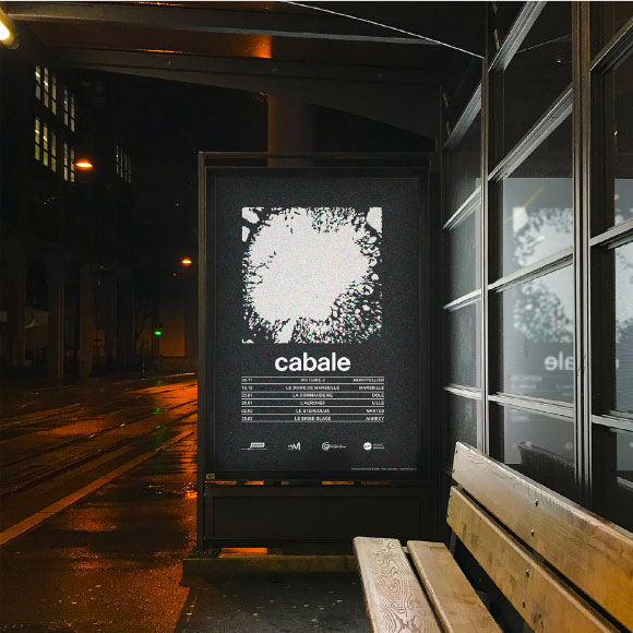 Poster concert Cabale abri de bus nuit